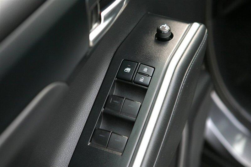 used 2021 Toyota Highlander Hybrid car, priced at $31,500
