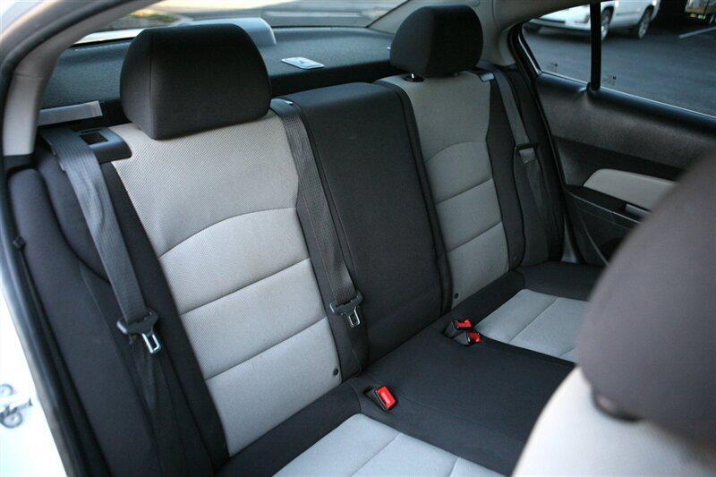 used 2016 Chevrolet Cruze Limited car, priced at $8,900