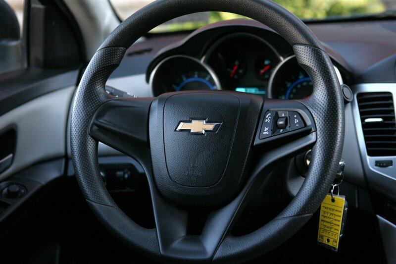 used 2016 Chevrolet Cruze Limited car, priced at $8,900