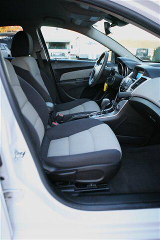 used 2016 Chevrolet Cruze Limited car, priced at $8,900