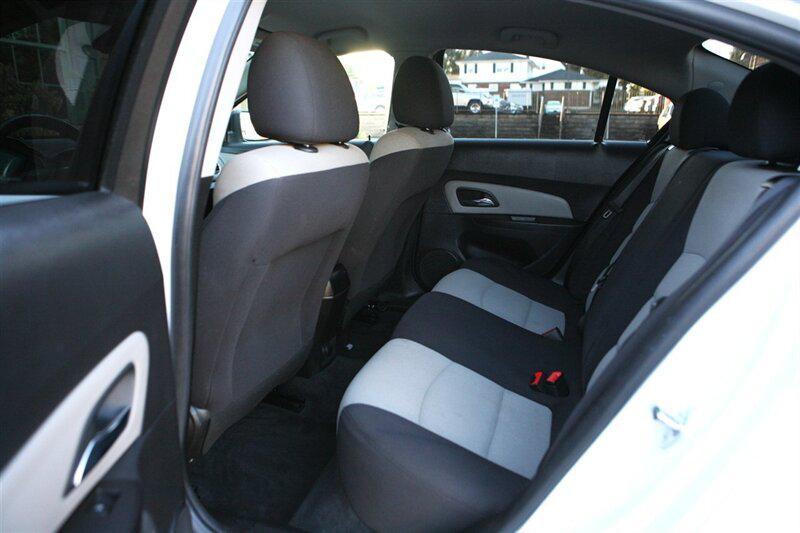 used 2016 Chevrolet Cruze Limited car, priced at $8,900