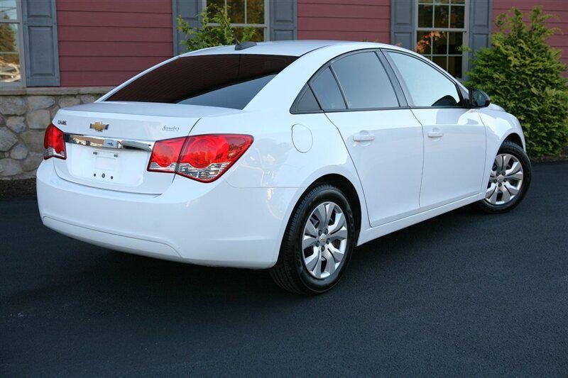 used 2016 Chevrolet Cruze Limited car, priced at $8,900