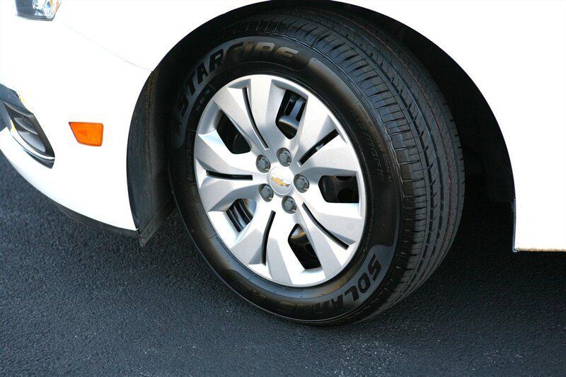 used 2016 Chevrolet Cruze Limited car, priced at $8,900