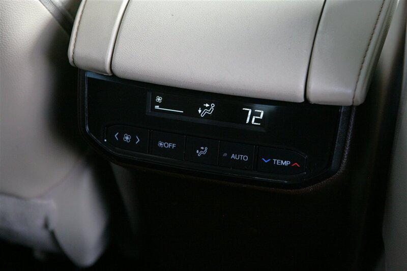 used 2022 Toyota Highlander car, priced at $37,900