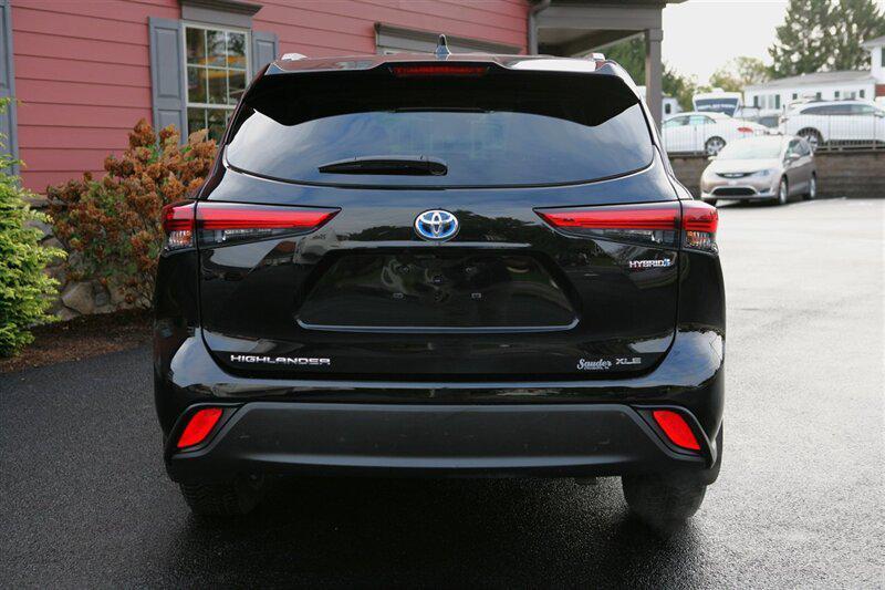 used 2022 Toyota Highlander car, priced at $37,900