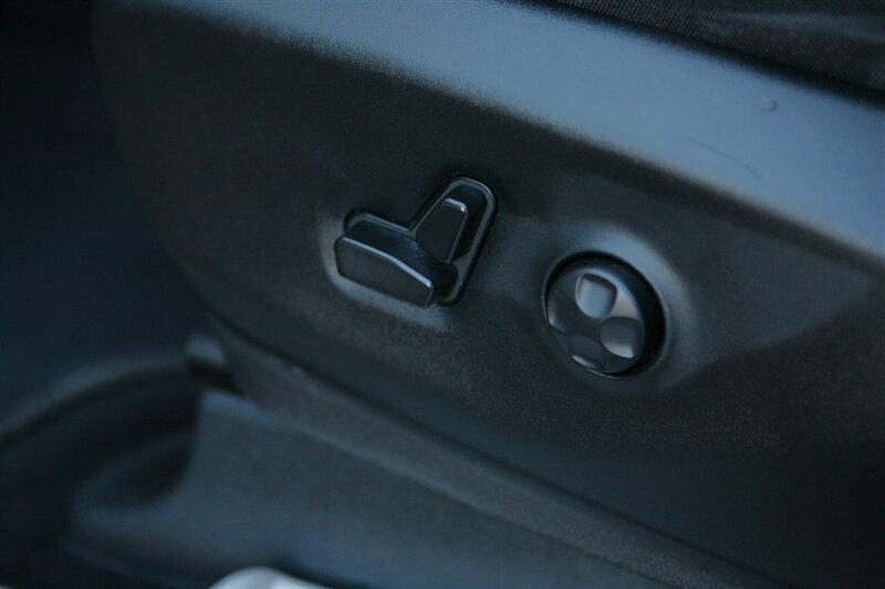 used 2023 Chrysler Pacifica car, priced at $25,900