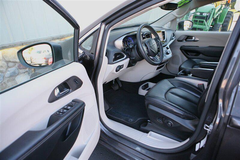 used 2023 Chrysler Pacifica car, priced at $25,900