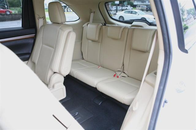 used 2017 Toyota Highlander Hybrid car, priced at $25,900