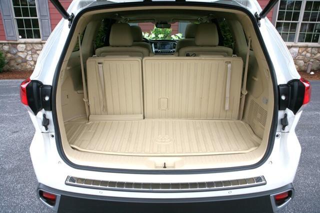 used 2017 Toyota Highlander Hybrid car, priced at $25,900