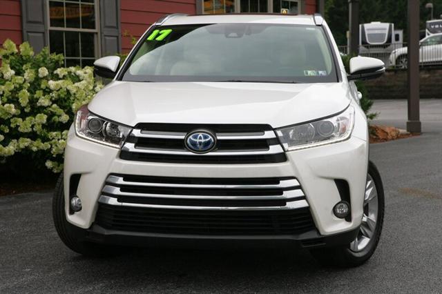 used 2017 Toyota Highlander Hybrid car, priced at $25,900