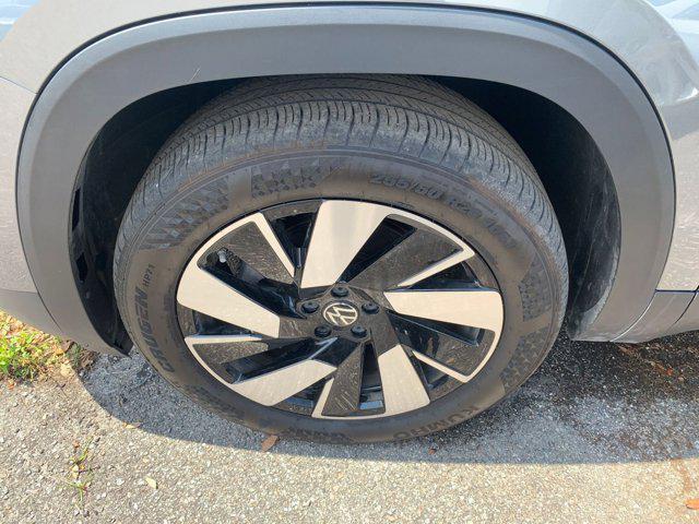 used 2024 Volkswagen Atlas Cross Sport car, priced at $34,891