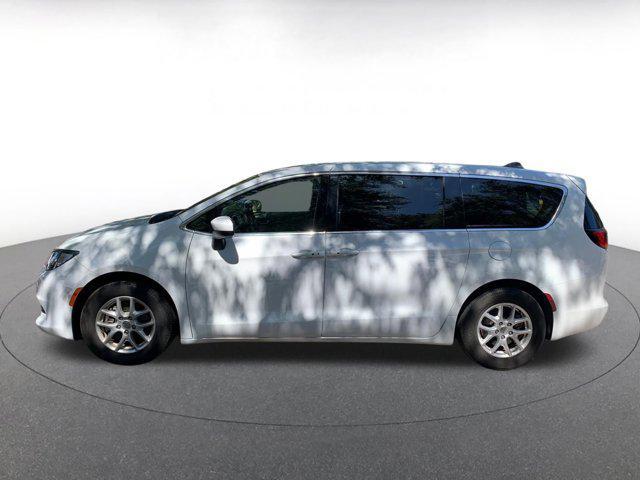 used 2024 Chrysler Pacifica car, priced at $35,105