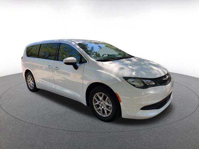 used 2024 Chrysler Pacifica car, priced at $35,105
