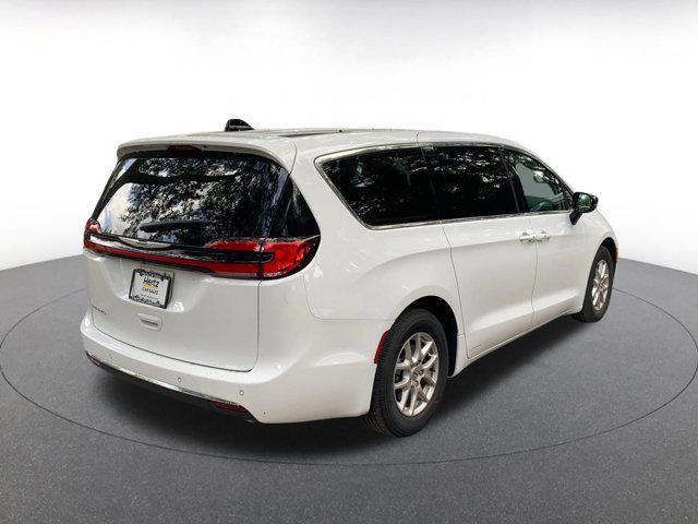 used 2024 Chrysler Pacifica car, priced at $35,105