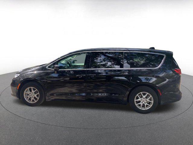used 2024 Chrysler Pacifica car, priced at $33,923