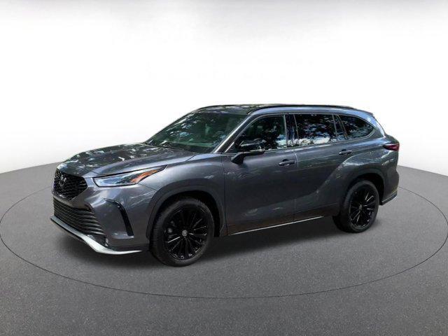 used 2024 Toyota Highlander car, priced at $41,794