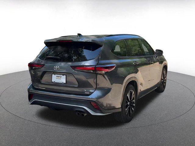 used 2024 Toyota Highlander car, priced at $39,572