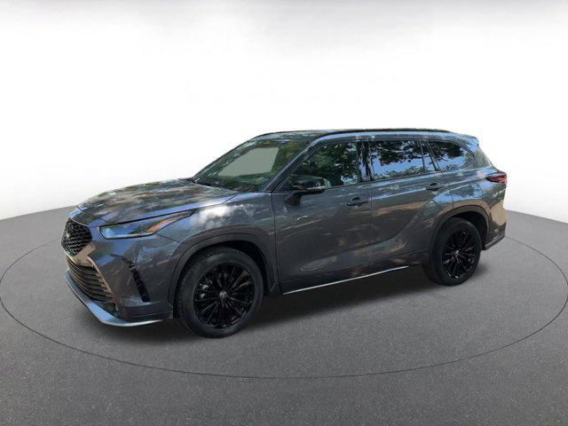 used 2024 Toyota Highlander car, priced at $39,572