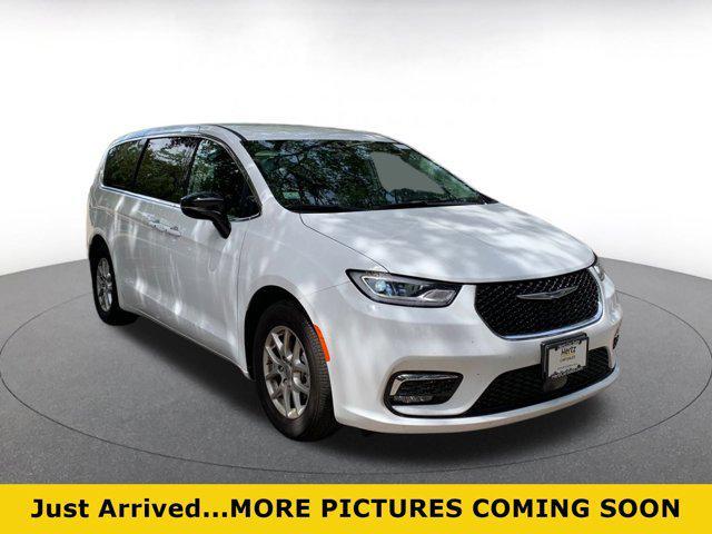 used 2024 Chrysler Pacifica car, priced at $32,616