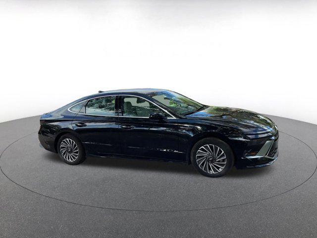 used 2024 Hyundai Sonata Hybrid car, priced at $23,054