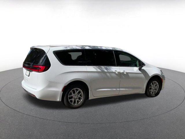 used 2024 Chrysler Pacifica car, priced at $31,966