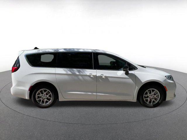 used 2024 Chrysler Pacifica car, priced at $31,966