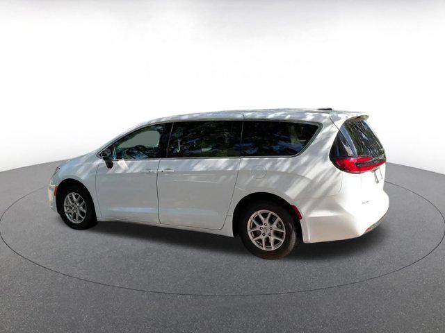 used 2024 Chrysler Pacifica car, priced at $31,966