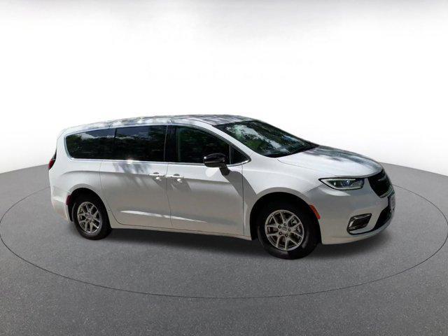 used 2024 Chrysler Pacifica car, priced at $31,966