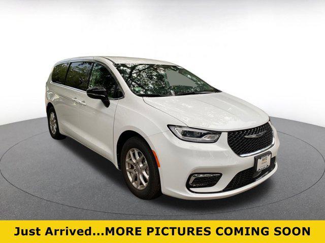 used 2024 Chrysler Pacifica car, priced at $36,894