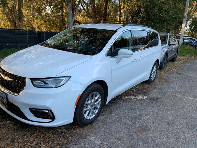 used 2022 Chrysler Pacifica car, priced at $20,131