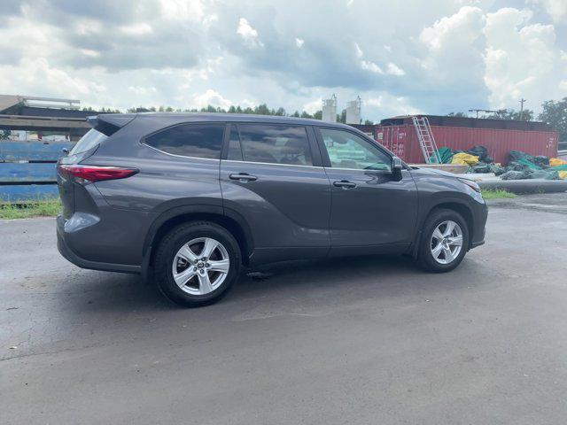 used 2023 Toyota Highlander car, priced at $33,148