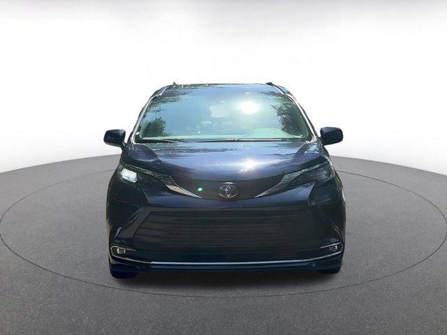 used 2024 Toyota Sienna car, priced at $40,978