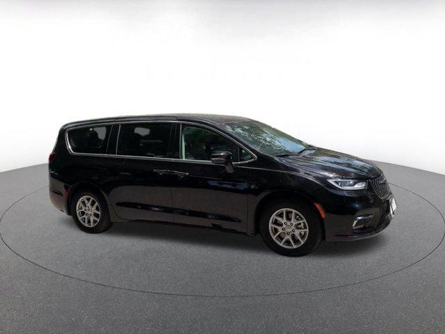 used 2024 Chrysler Pacifica car, priced at $32,678