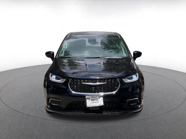 used 2024 Chrysler Pacifica car, priced at $32,678
