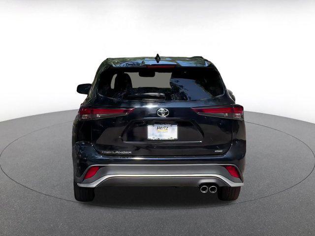 used 2024 Toyota Highlander car, priced at $41,007