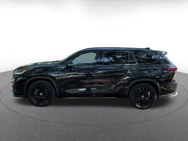 used 2024 Toyota Highlander car, priced at $41,007