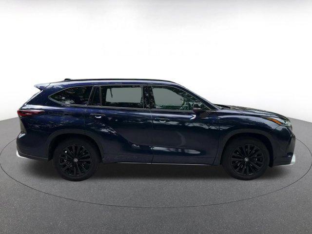 used 2024 Toyota Highlander car, priced at $42,499