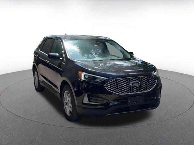 used 2024 Ford Edge car, priced at $23,050