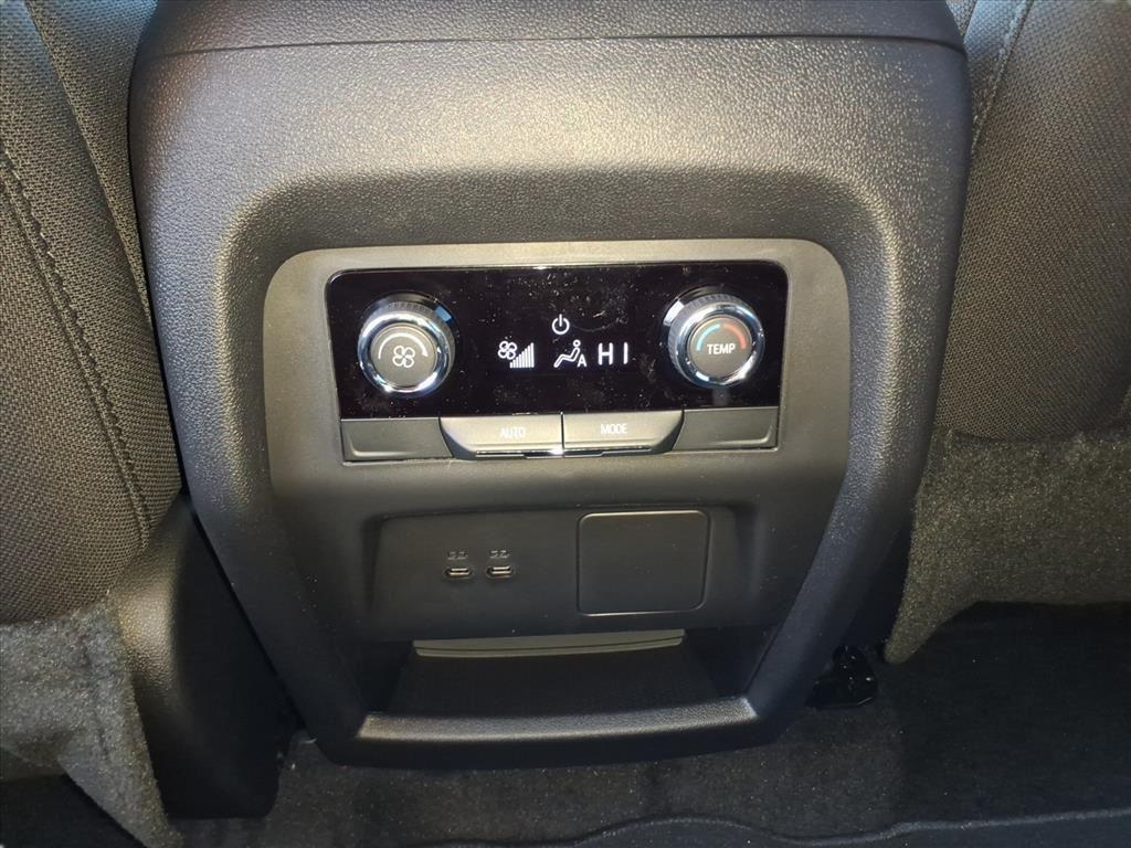 new 2026 Chevrolet Traverse car, priced at $40,594