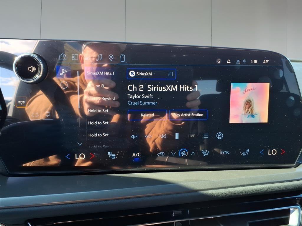 new 2026 Chevrolet Traverse car, priced at $40,594