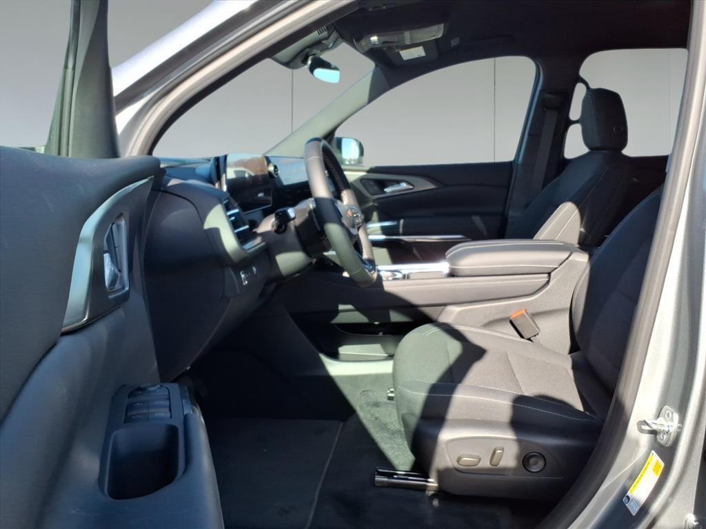 new 2026 Chevrolet Traverse car, priced at $40,594