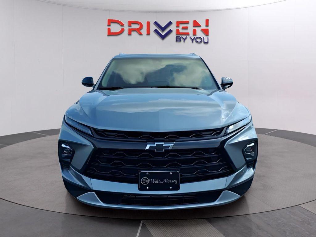 new 2025 Chevrolet Blazer car, priced at $34,374