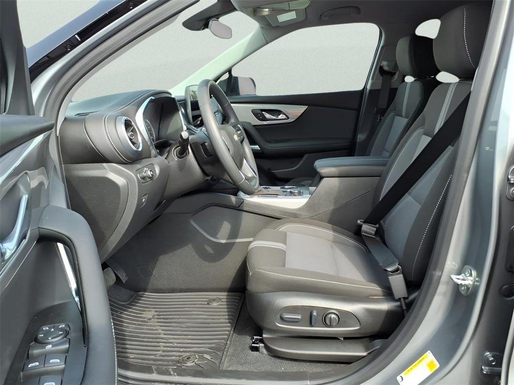 new 2025 Chevrolet Blazer car, priced at $34,374