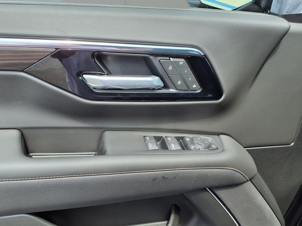 new 2025 Chevrolet Tahoe car, priced at $74,711