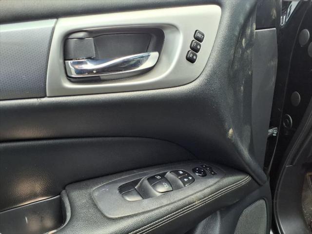 used 2020 Nissan Pathfinder car, priced at $19,199