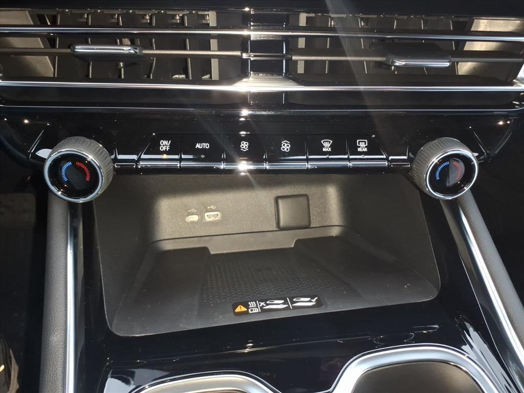 new 2026 Chevrolet Traverse car, priced at $40,940