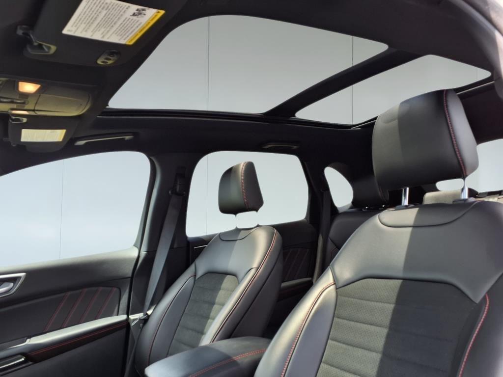 used 2024 Ford Edge car, priced at $31,199