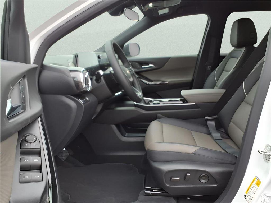 new 2026 Chevrolet Equinox car, priced at $31,526