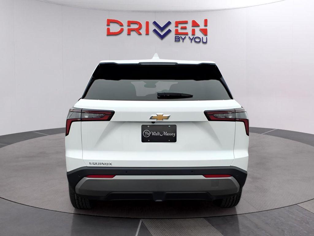 new 2026 Chevrolet Equinox car, priced at $31,526