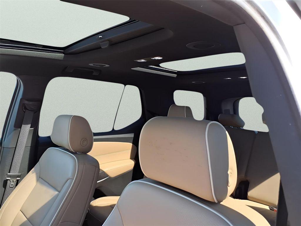 used 2022 Chevrolet Traverse car, priced at $28,632